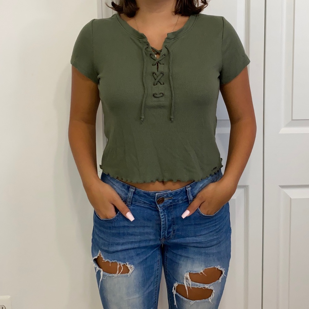hollister crop top